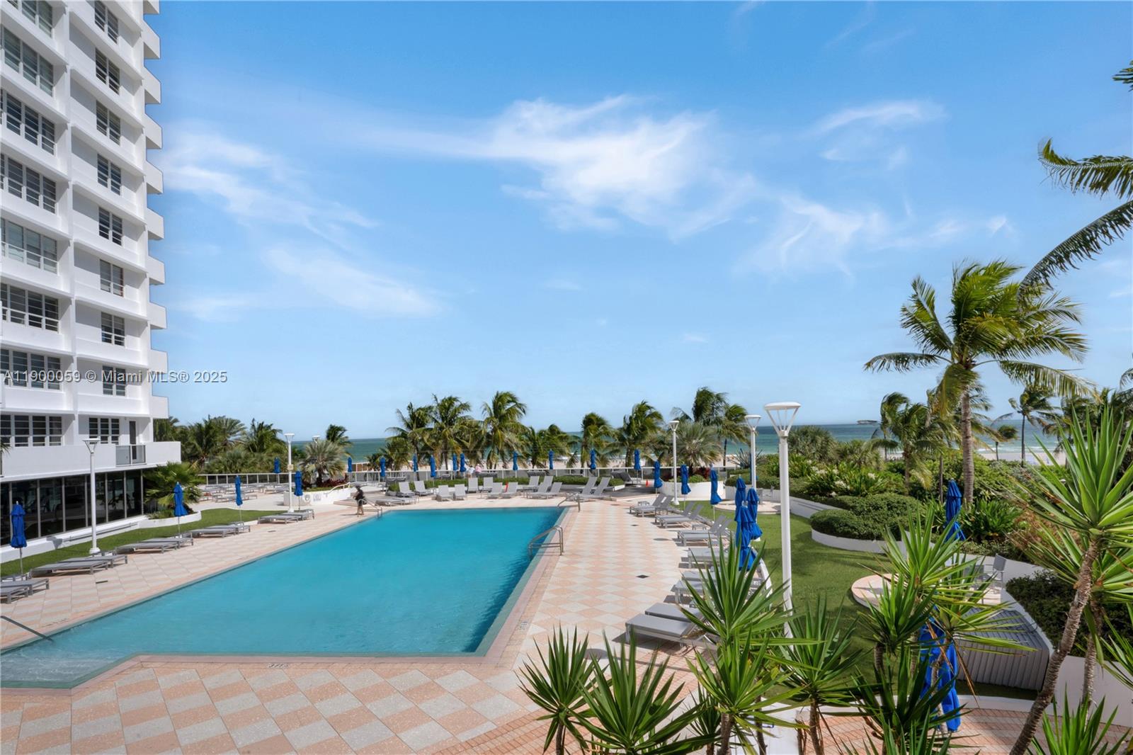 THE DECOPLAGE CONDO - Residential