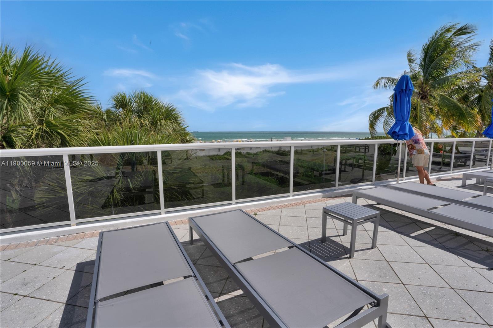 THE DECOPLAGE CONDO - Residential