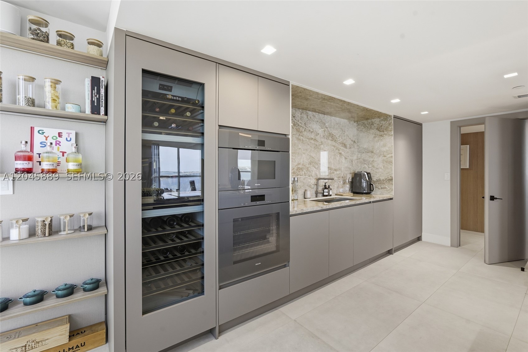 ATLANTIS ON BRICKELL COND - Residential