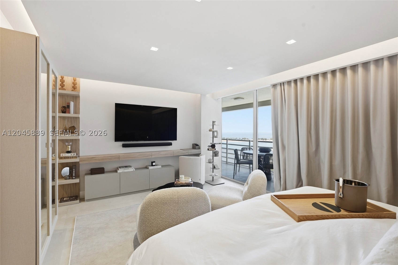 ATLANTIS ON BRICKELL COND - Residential