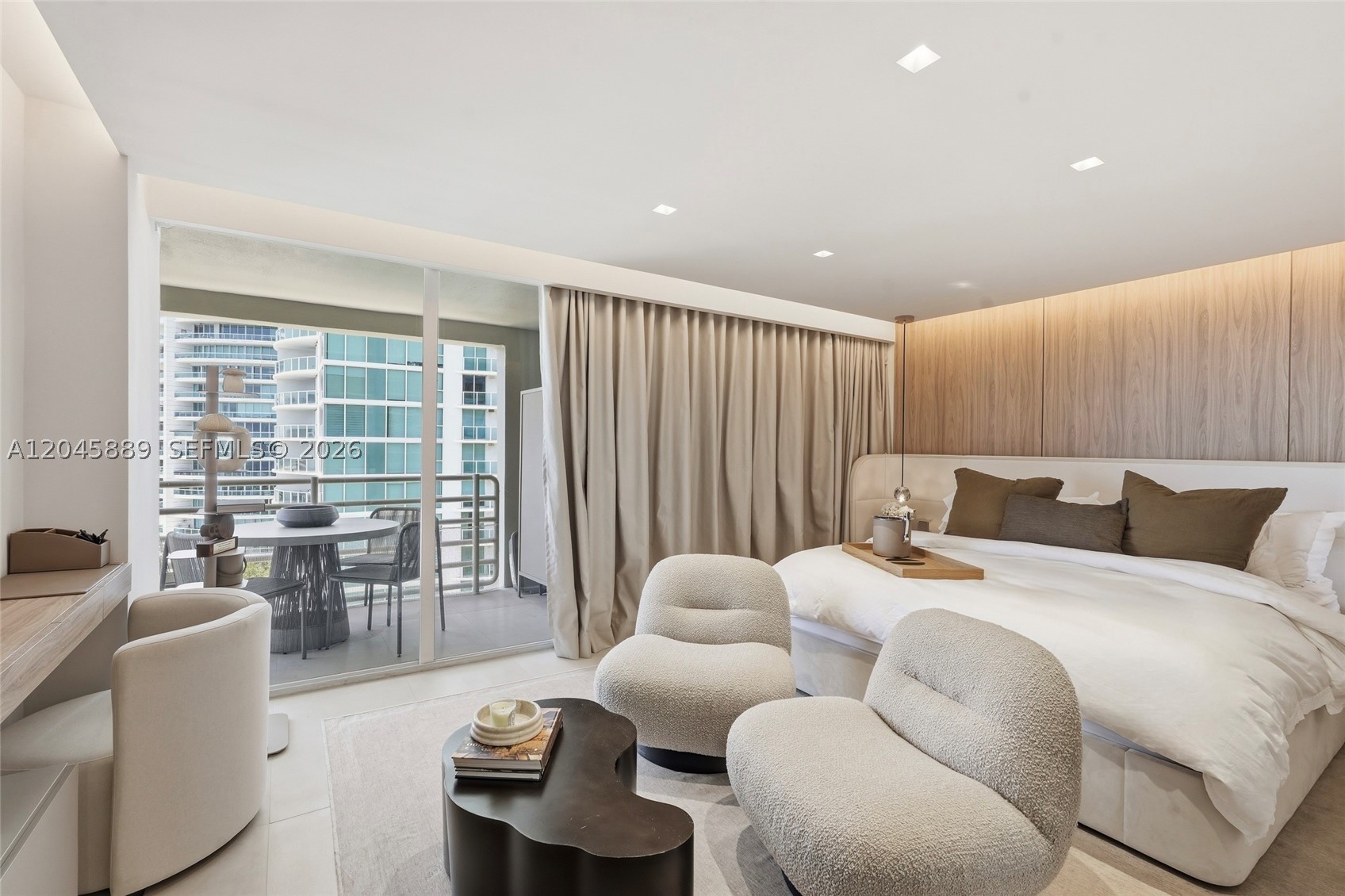 ATLANTIS ON BRICKELL COND - Residential