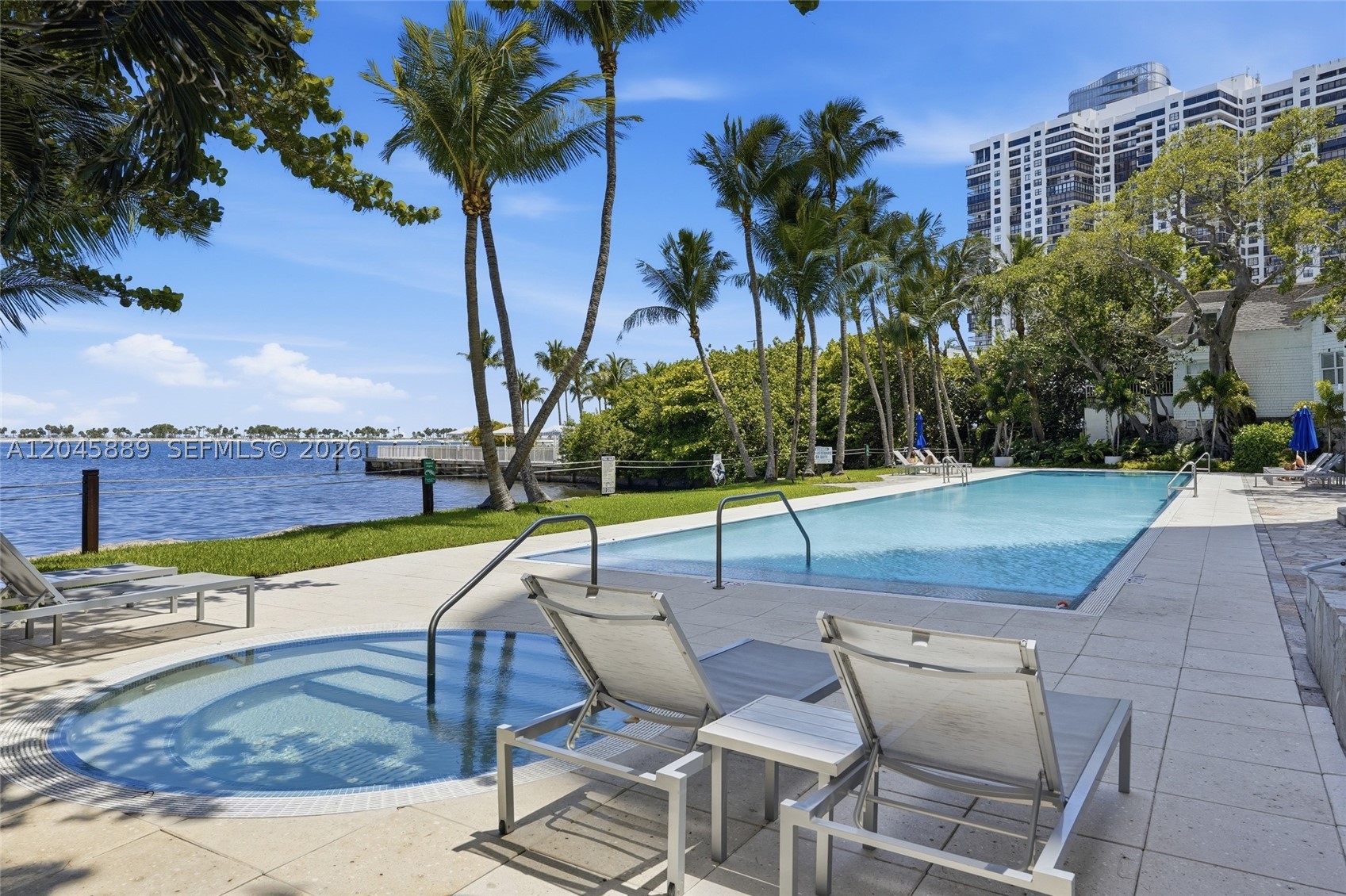 ATLANTIS ON BRICKELL COND - Residential