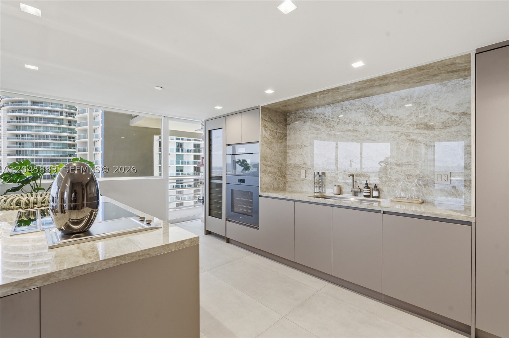 ATLANTIS ON BRICKELL COND - Residential