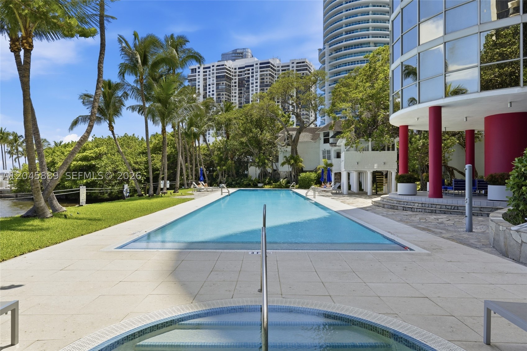 ATLANTIS ON BRICKELL COND - Residential