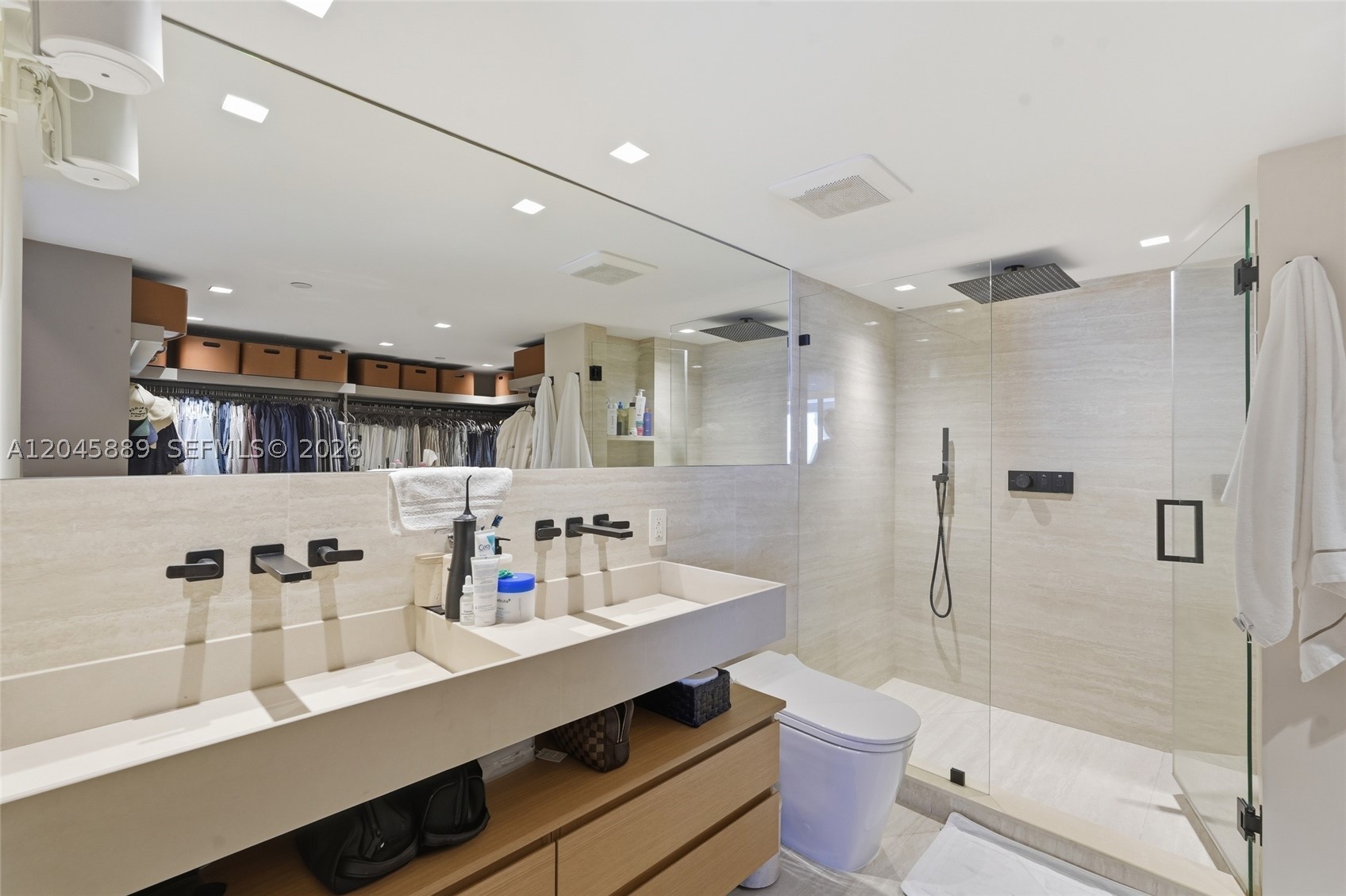 ATLANTIS ON BRICKELL COND - Residential