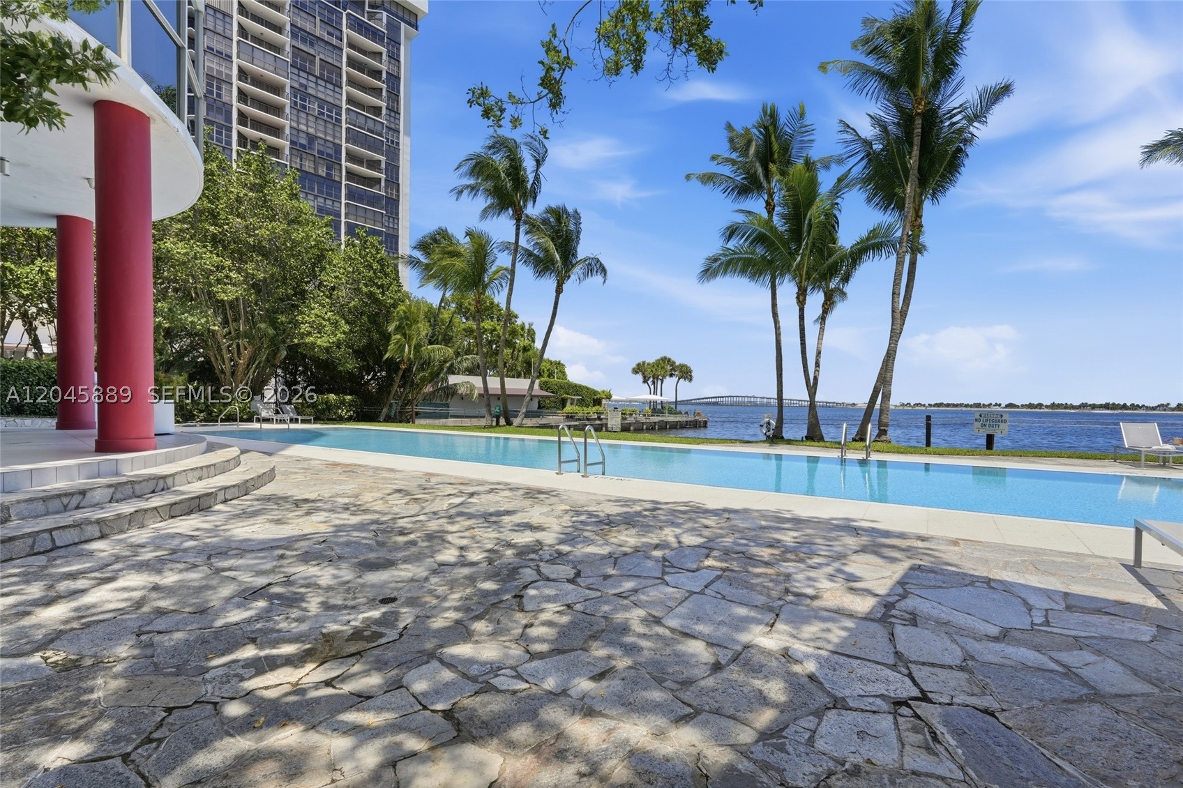 ATLANTIS ON BRICKELL COND - Residential