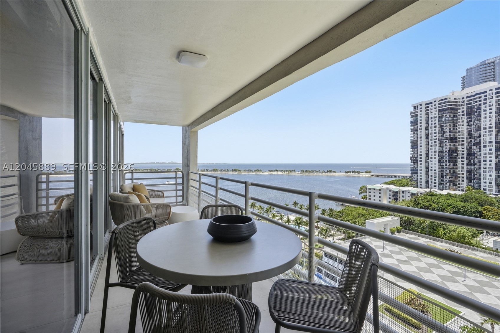 ATLANTIS ON BRICKELL COND - Residential