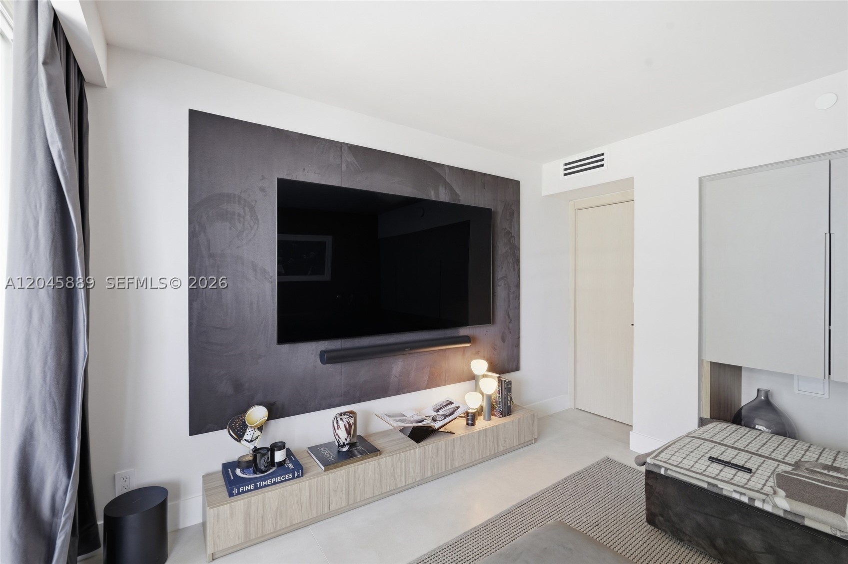ATLANTIS ON BRICKELL COND - Residential