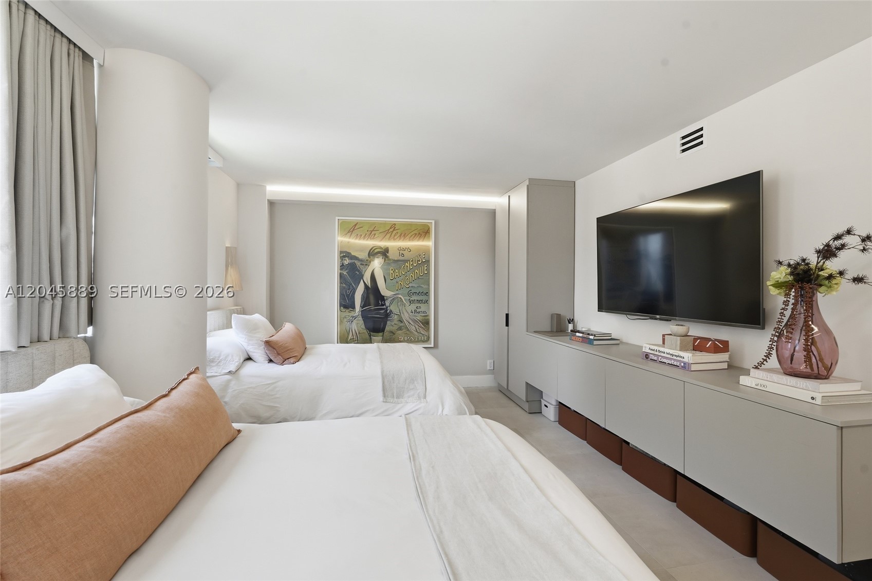 ATLANTIS ON BRICKELL COND - Residential