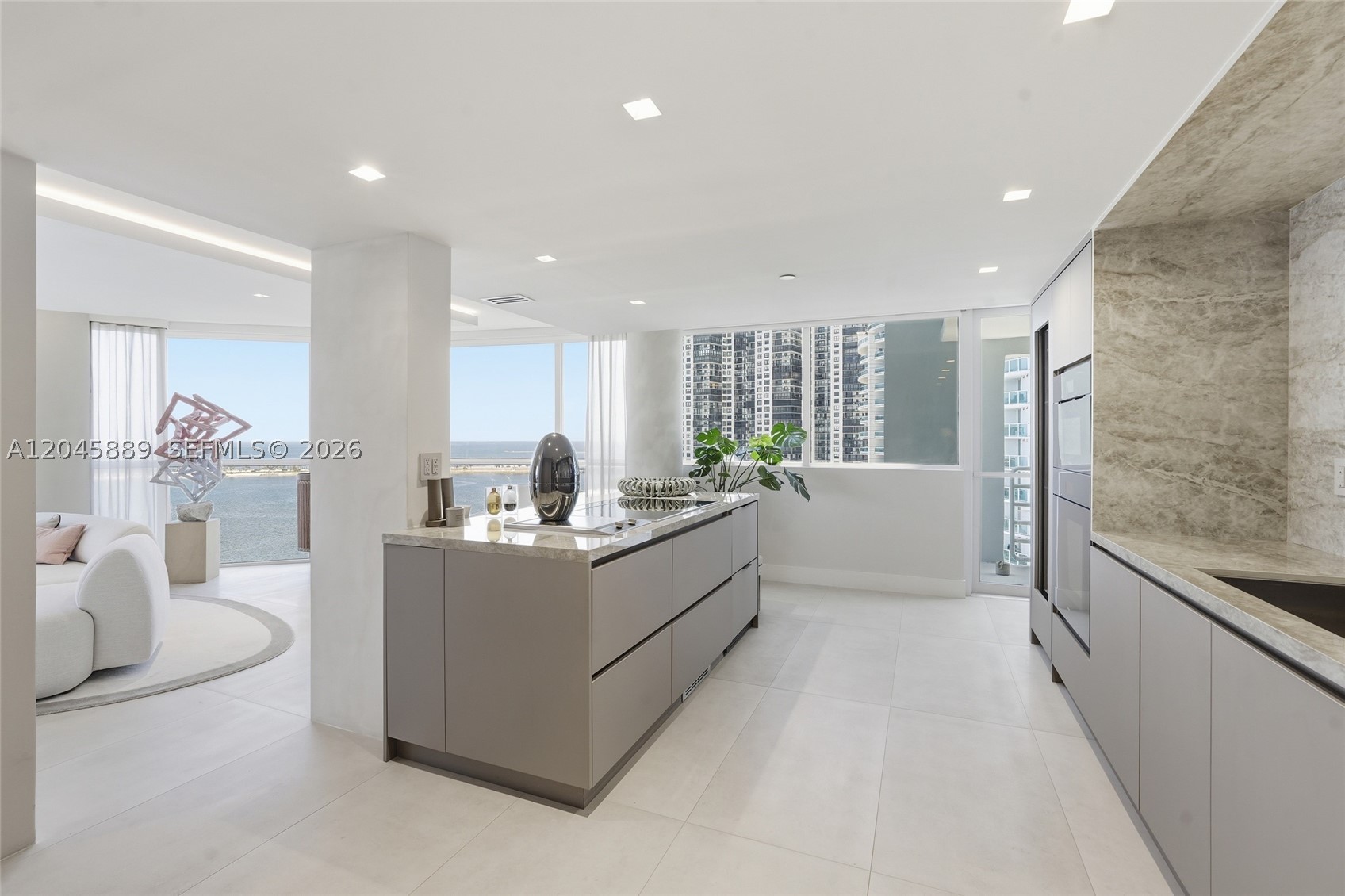 ATLANTIS ON BRICKELL COND - Residential