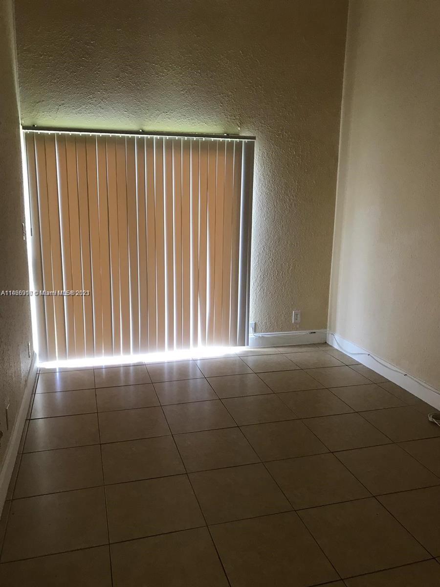 ORCHARD LAKE TOWN HOUSES - Residential Lease