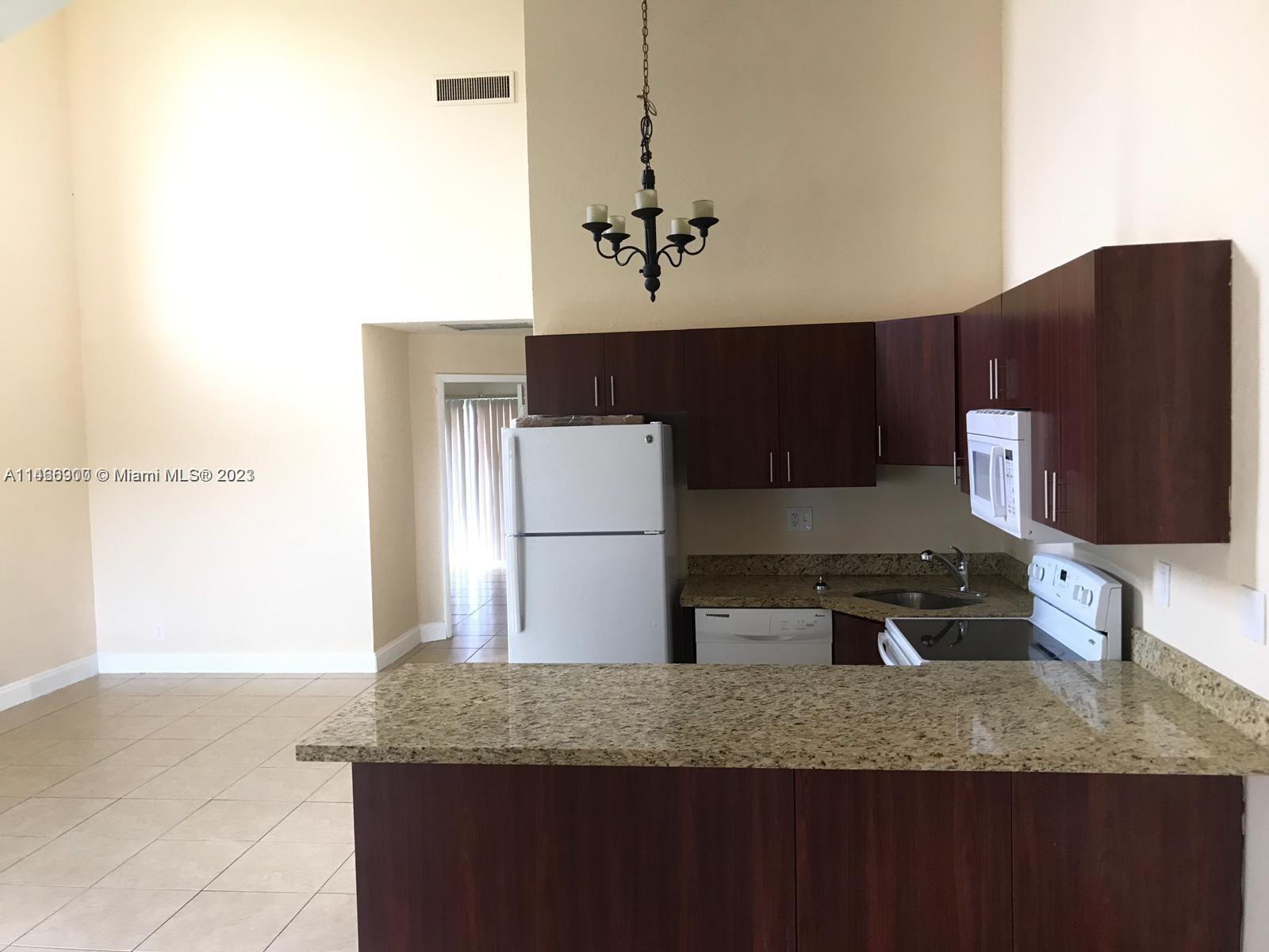 ORCHARD LAKE TOWN HOUSES - Residential Lease