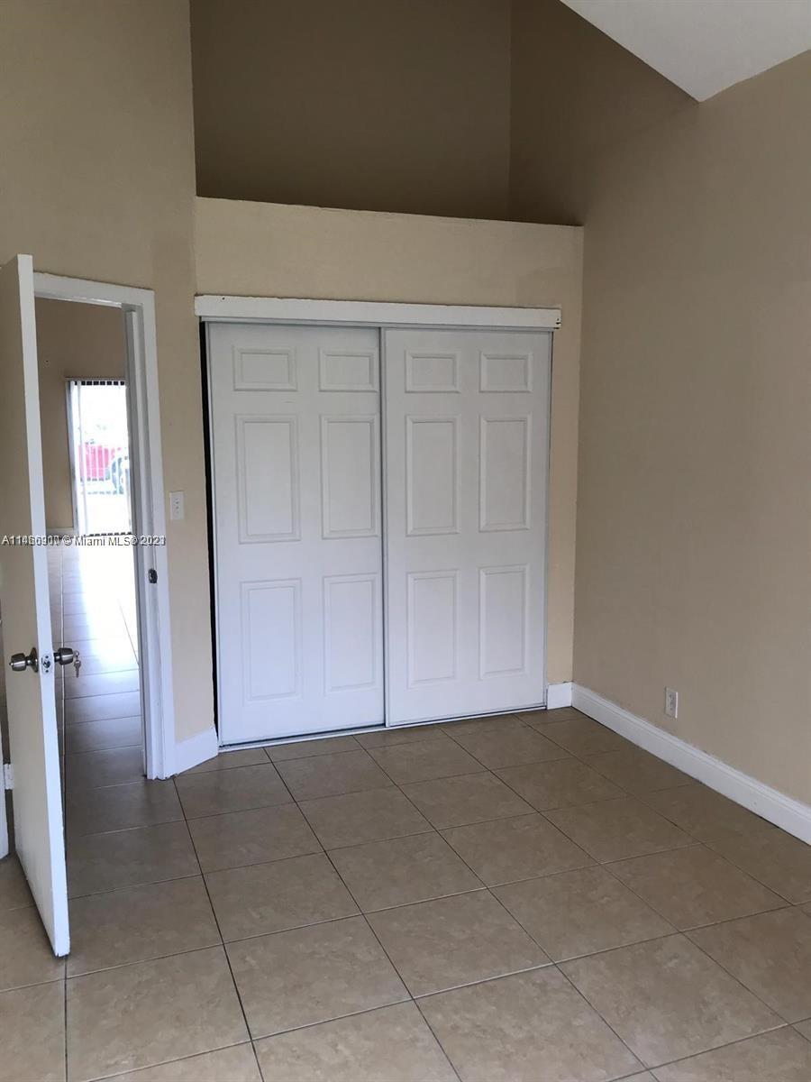 ORCHARD LAKE TOWN HOUSES - Residential Lease