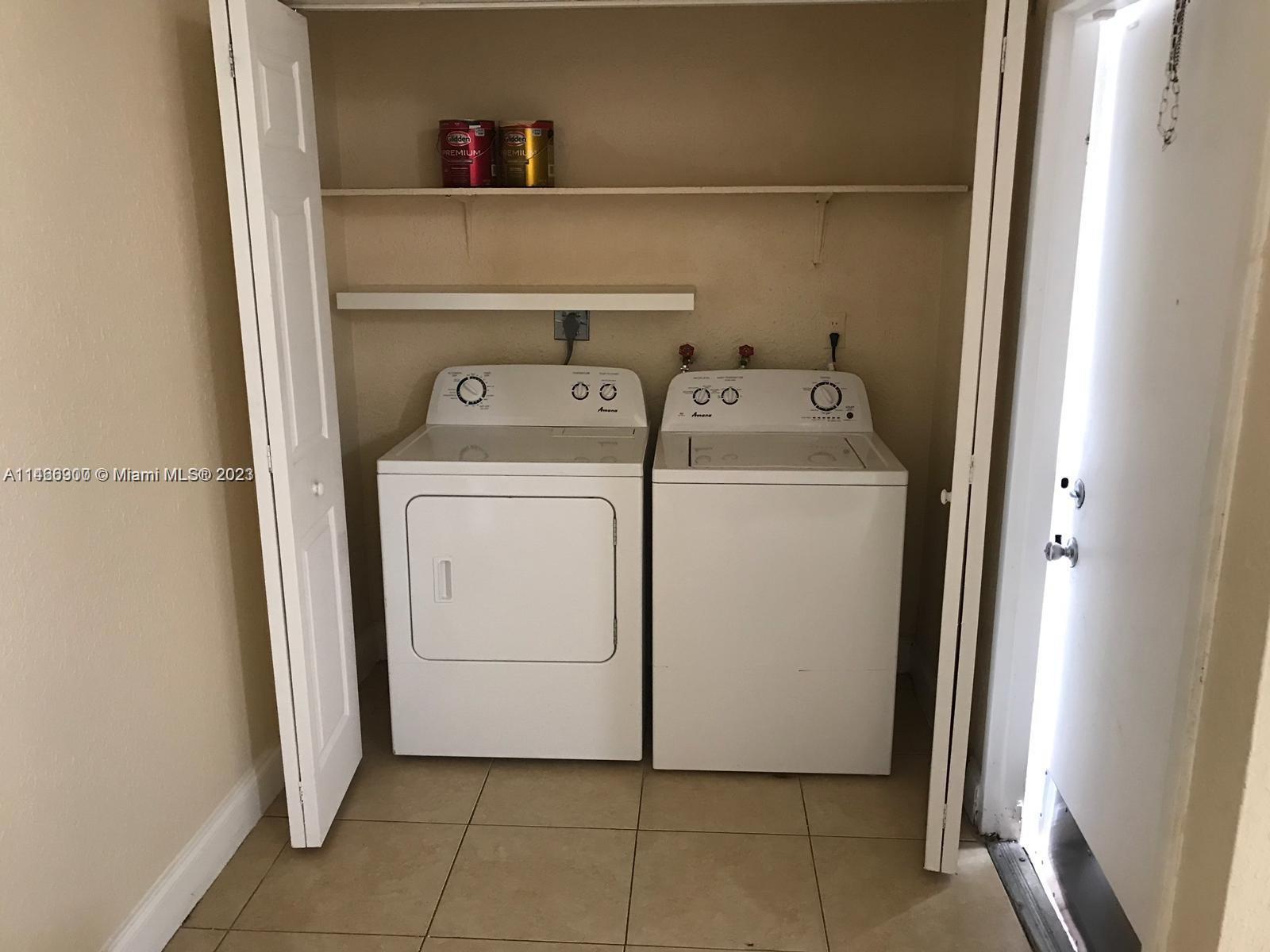 ORCHARD LAKE TOWN HOUSES - Residential Lease