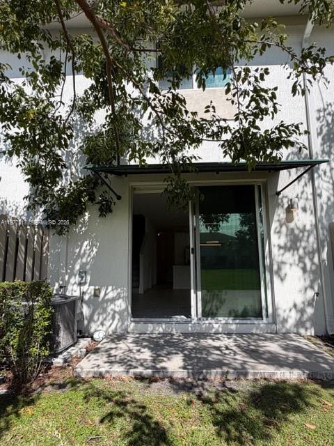EMERALD ISLES - Residential Lease