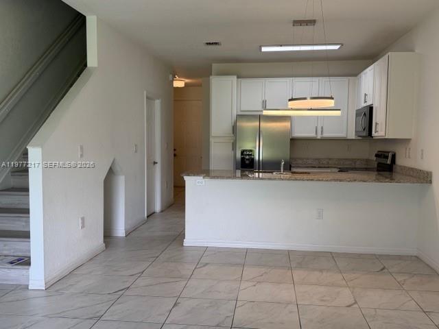 EMERALD ISLES - Residential Lease