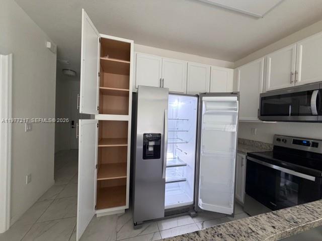 EMERALD ISLES - Residential Lease