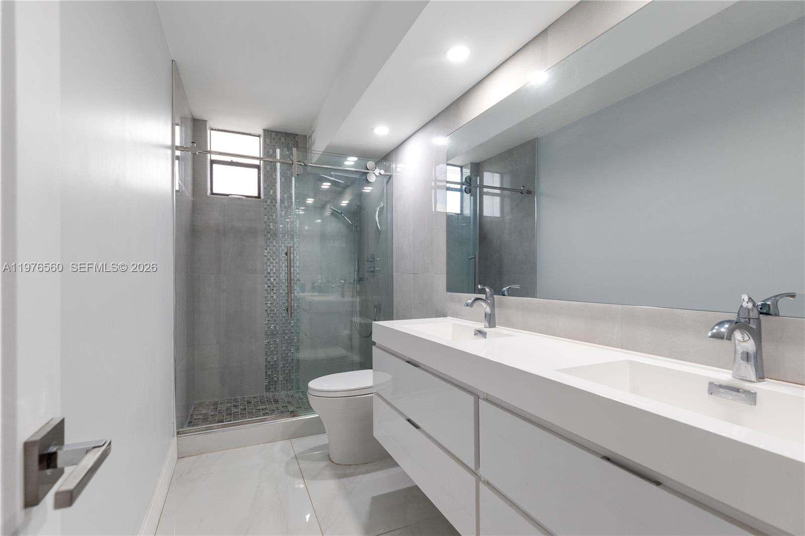OLYMPUS CONDO PHASE - Residential