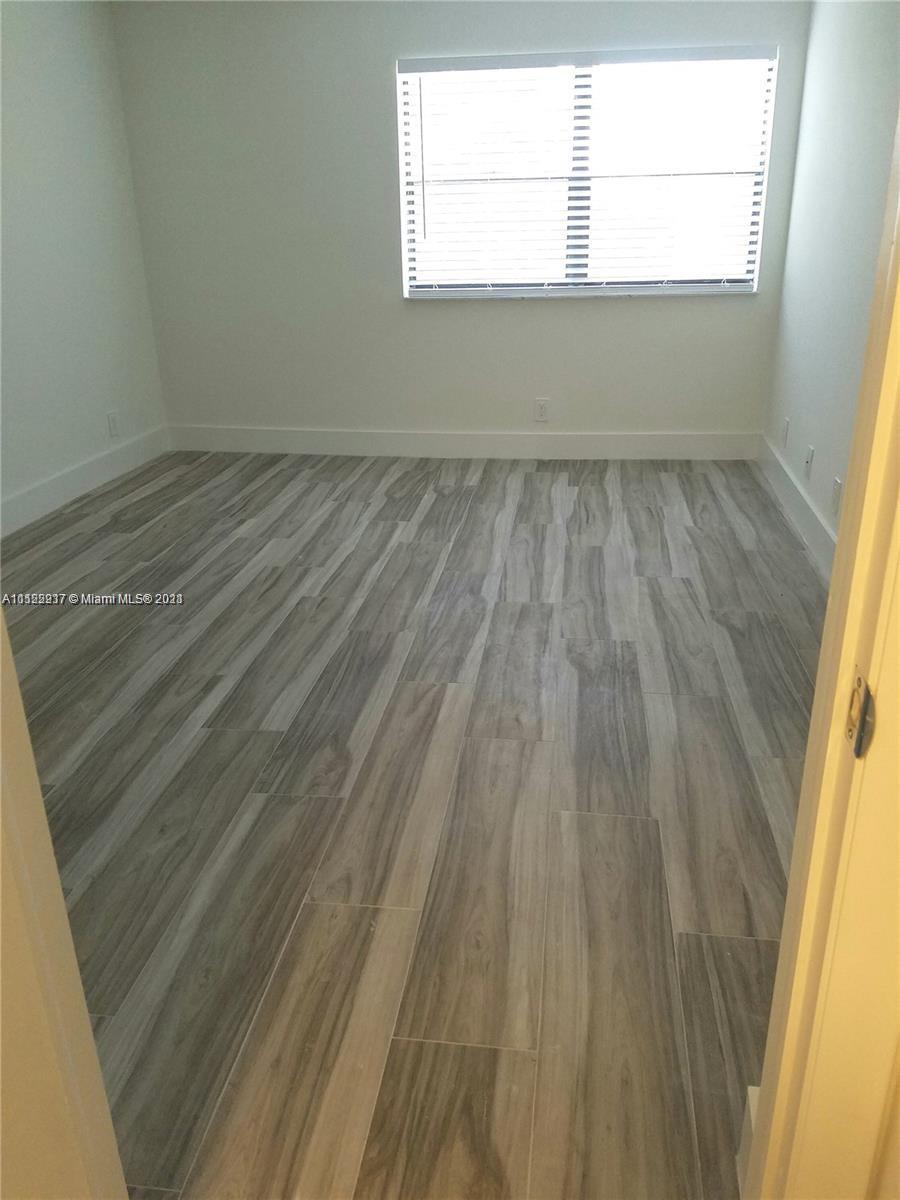 RACQUET CLUB 6 AT BONAVEN - Residential Lease