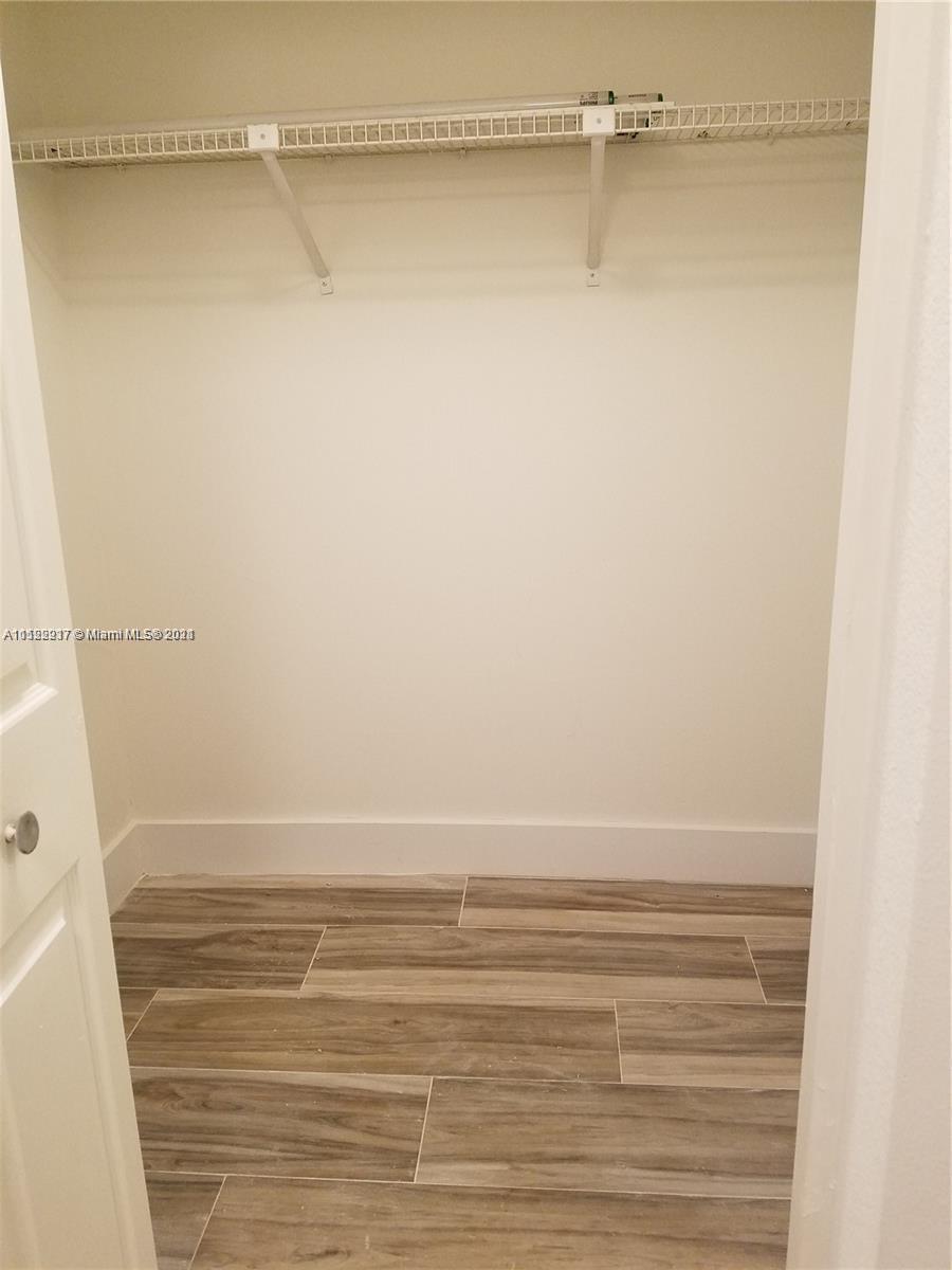 RACQUET CLUB 6 AT BONAVEN - Residential Lease