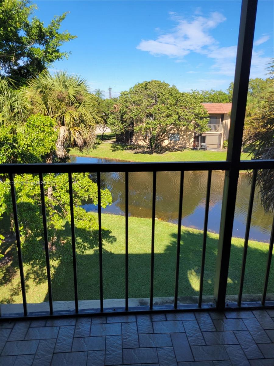 RACQUET CLUB 6 AT BONAVEN - Residential Lease
