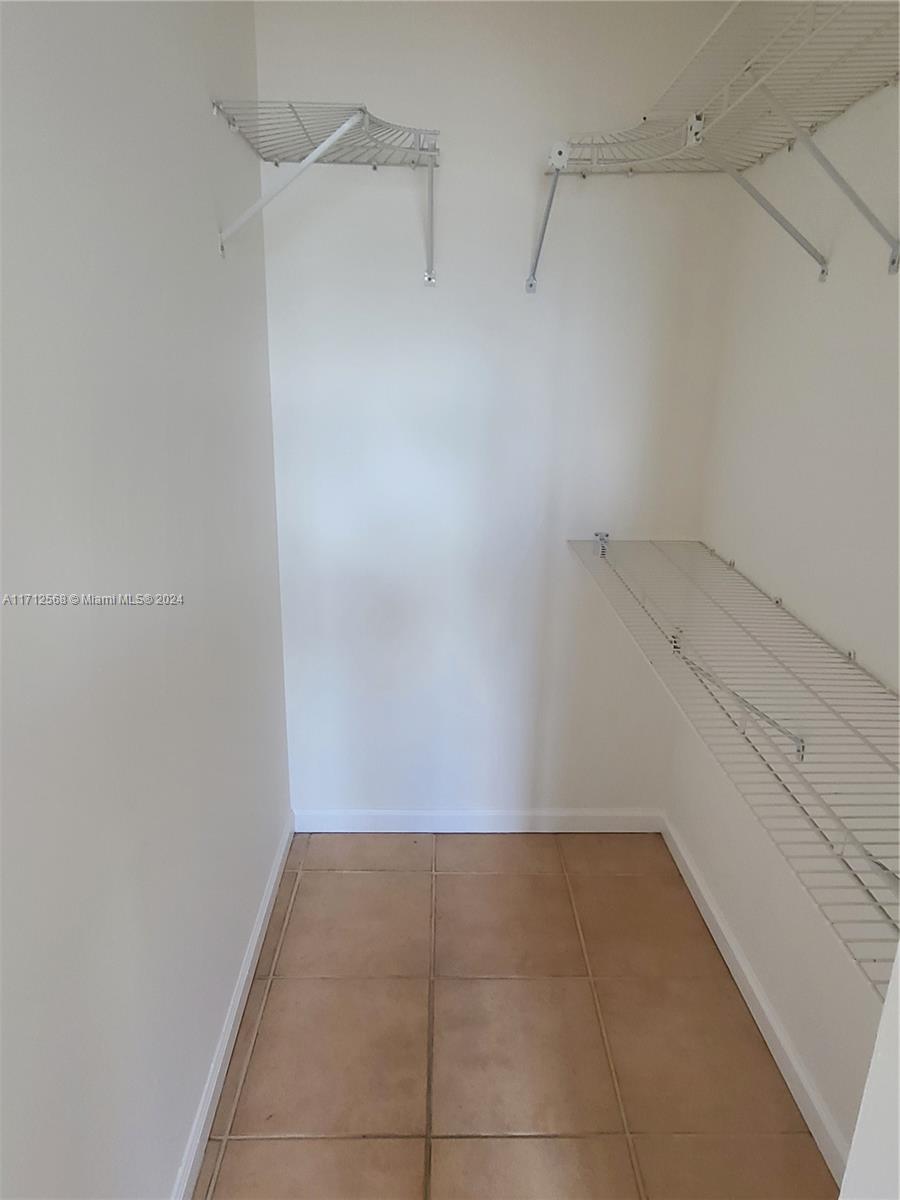INDIAN LK VILLAGE PHASE 1 - Residential Lease