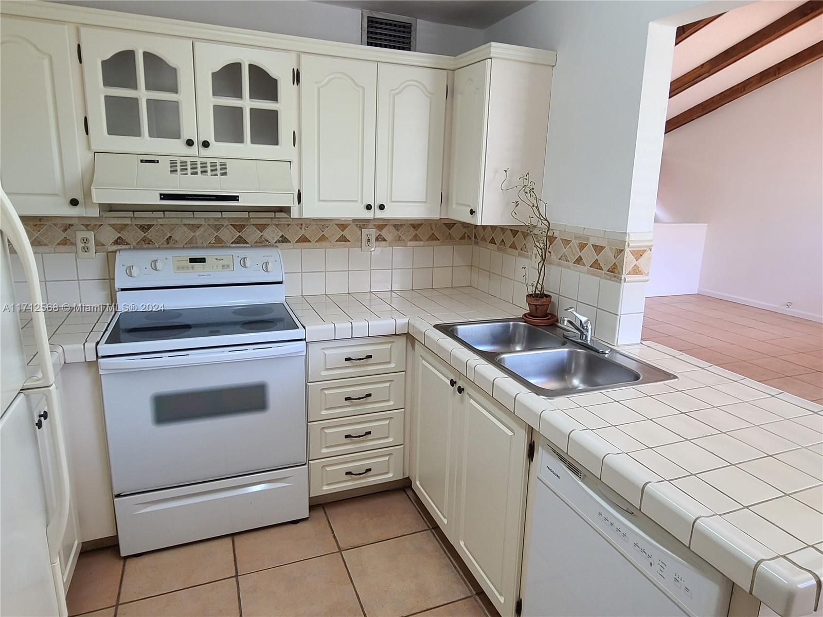 INDIAN LK VILLAGE PHASE 1 - Residential Lease
