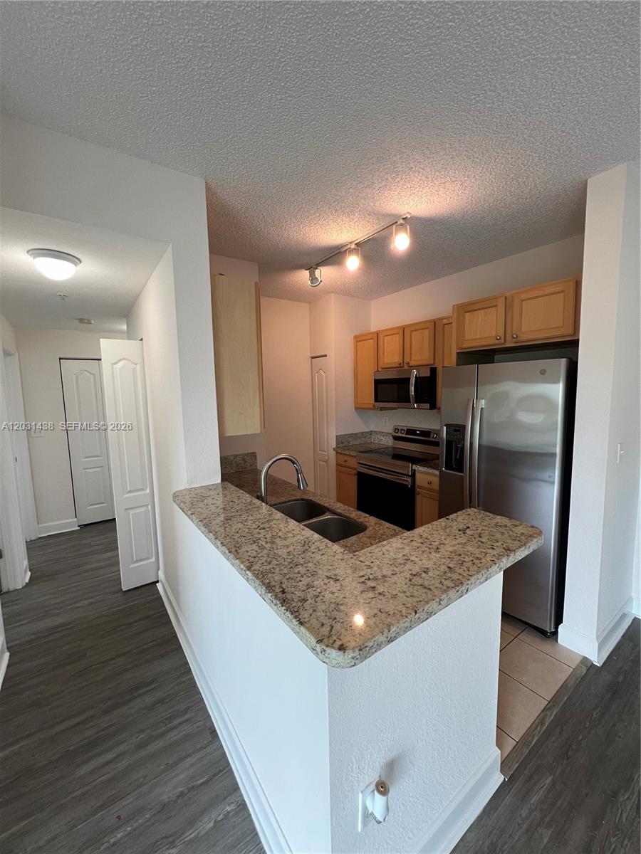VALENCIA CONDO - Residential Lease