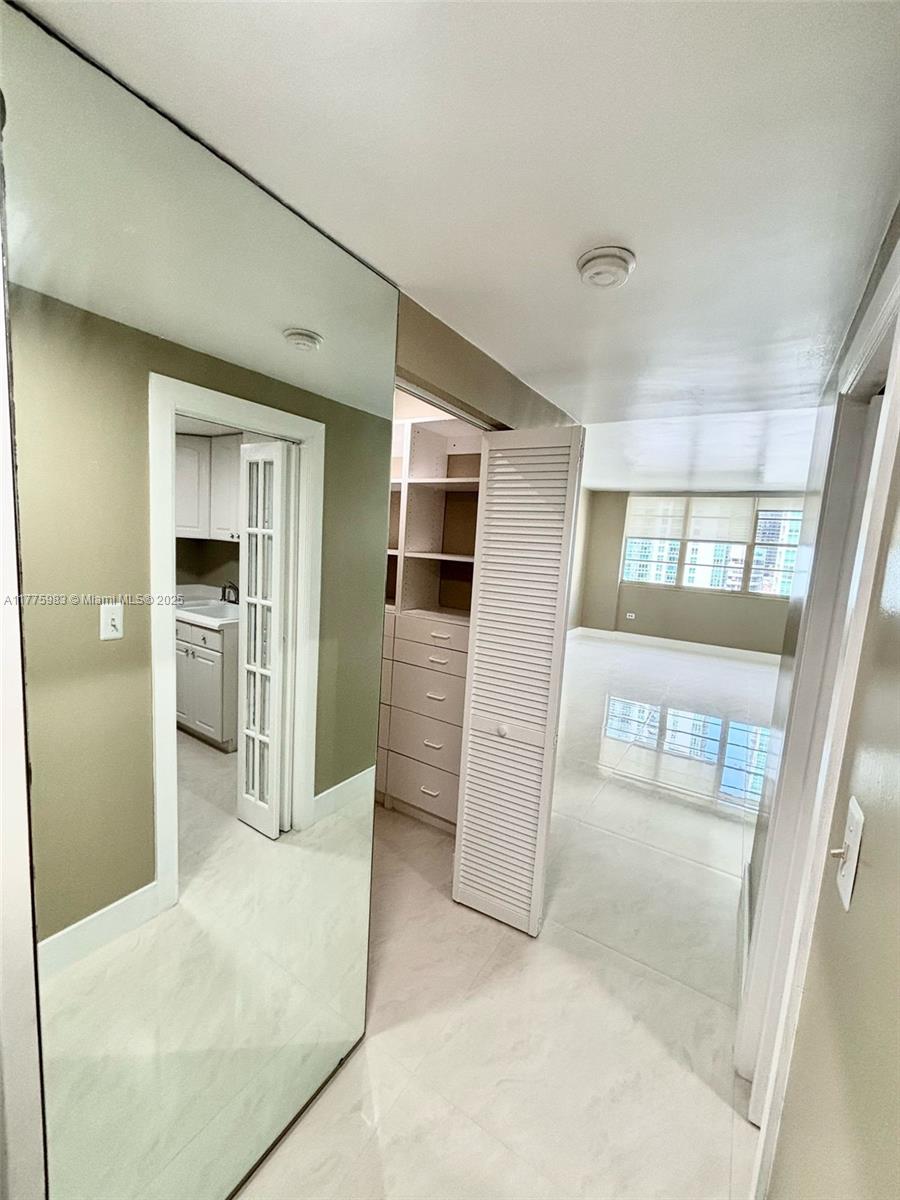 Discover the ultimate in luxury coastal living with this completely remodeled studio—simply breathtaking! This exquisitely updated and sophisticated unit is nestled in Miami’s safest and most prestigious neighborhood. Imagine living in a building ideally located next to the ocean. Enjoy stylish rooftop bars, exclusive luxury boutiques, and vibrant entertainment just steps away from your front door. This is more than a home; it’s a lifestyle. Rental includes electricity, hot water, air conditioning and covered parking. Two Olympic-sized pools, gym, jacuzzis, and steam room. Lobby with trendy cafés, restaurants, beauty salon, 2 theaters, massage rooms, and grocery store. Don’t miss it, it will not last!