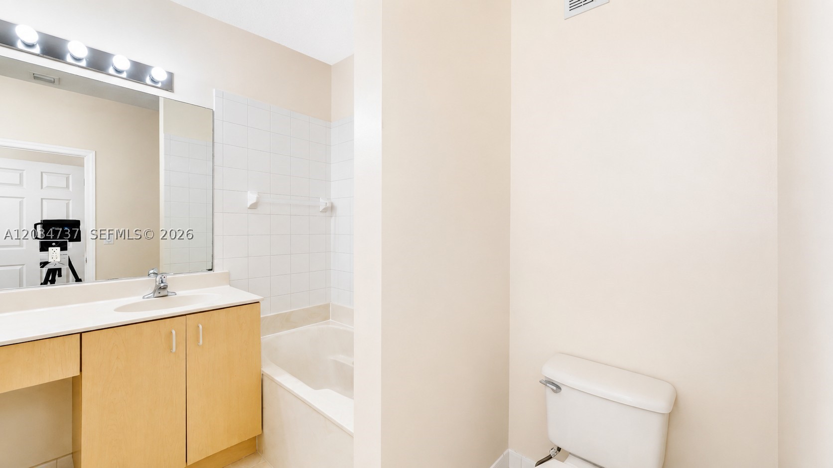 ROSEMONT CONDO - Residential