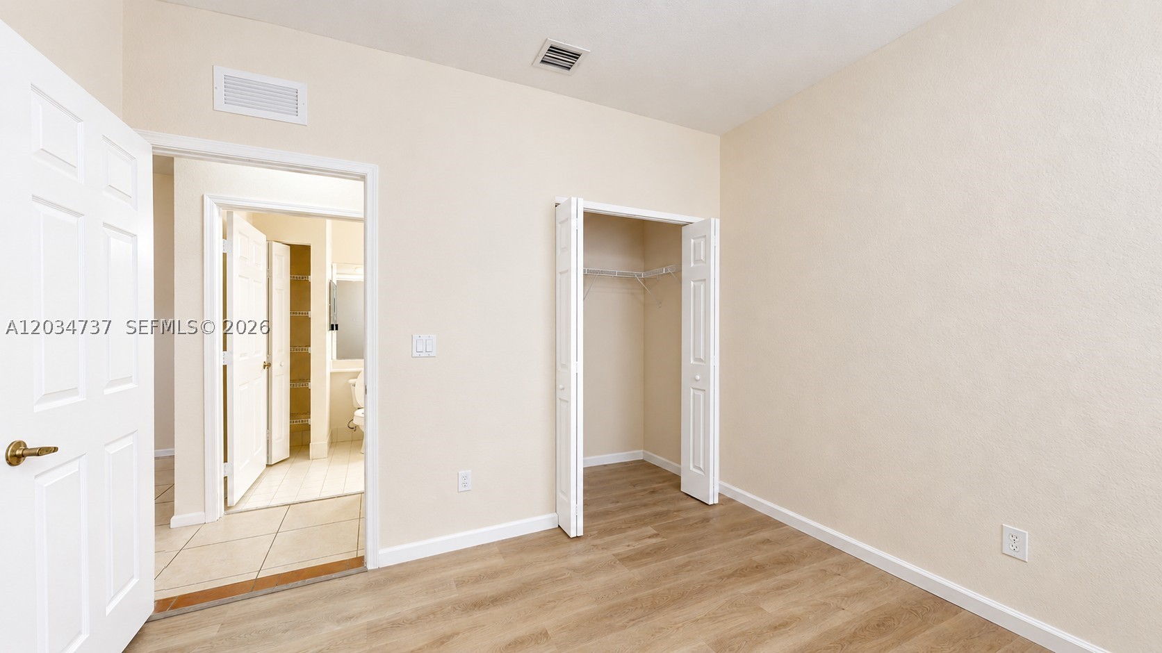 ROSEMONT CONDO - Residential