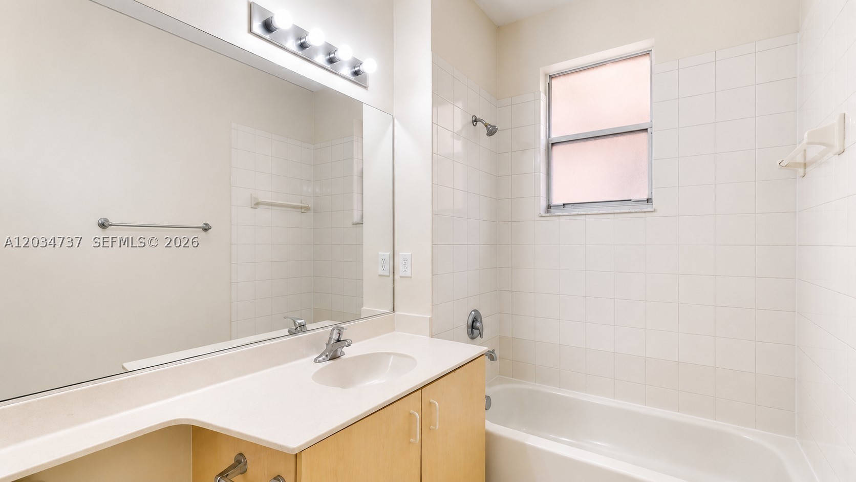 ROSEMONT CONDO - Residential