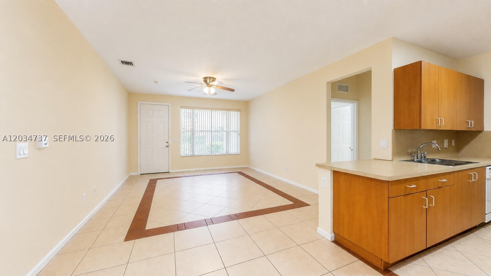 ROSEMONT CONDO - Residential