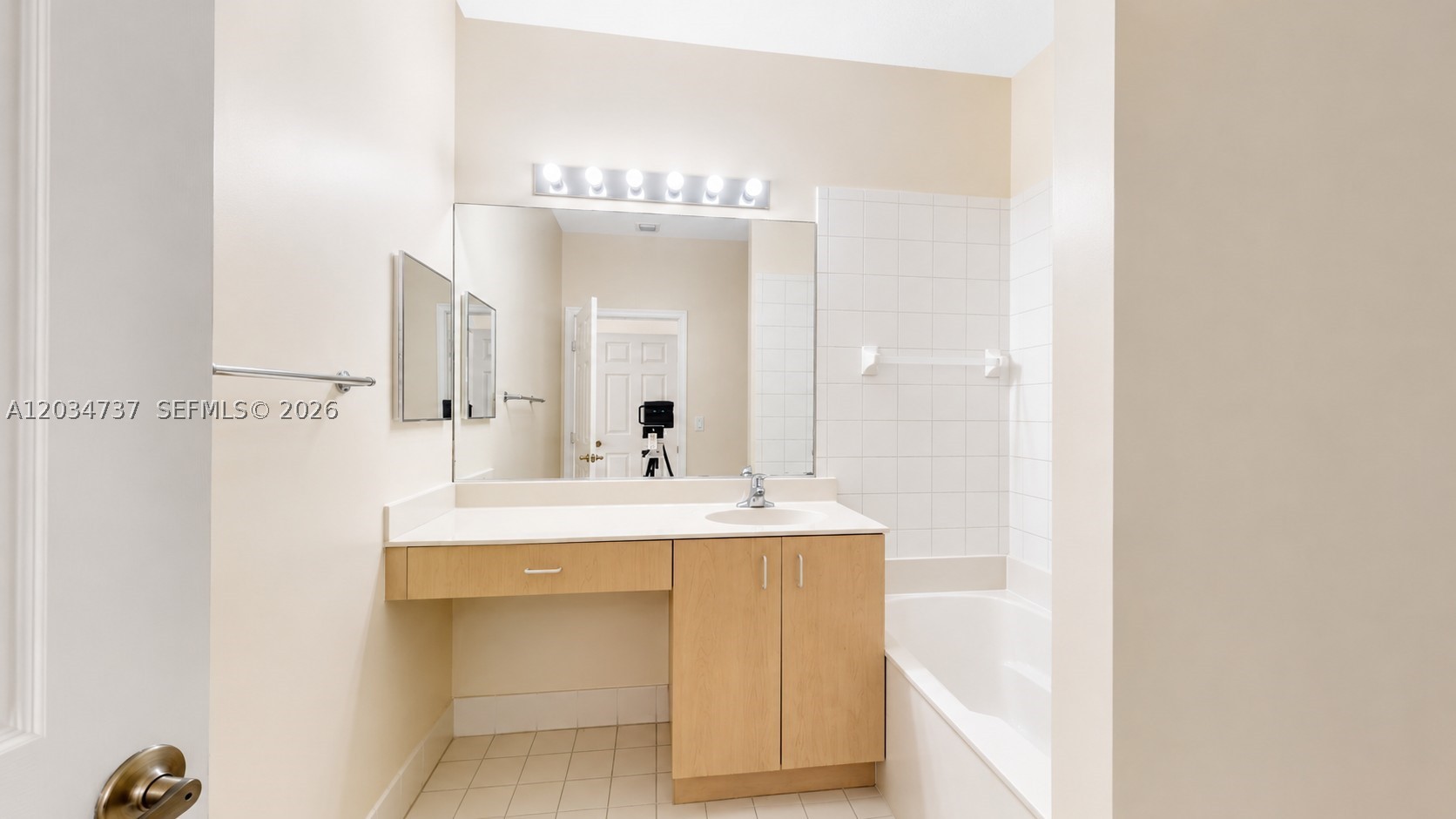 ROSEMONT CONDO - Residential