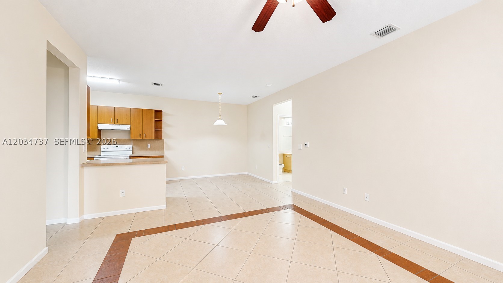ROSEMONT CONDO - Residential