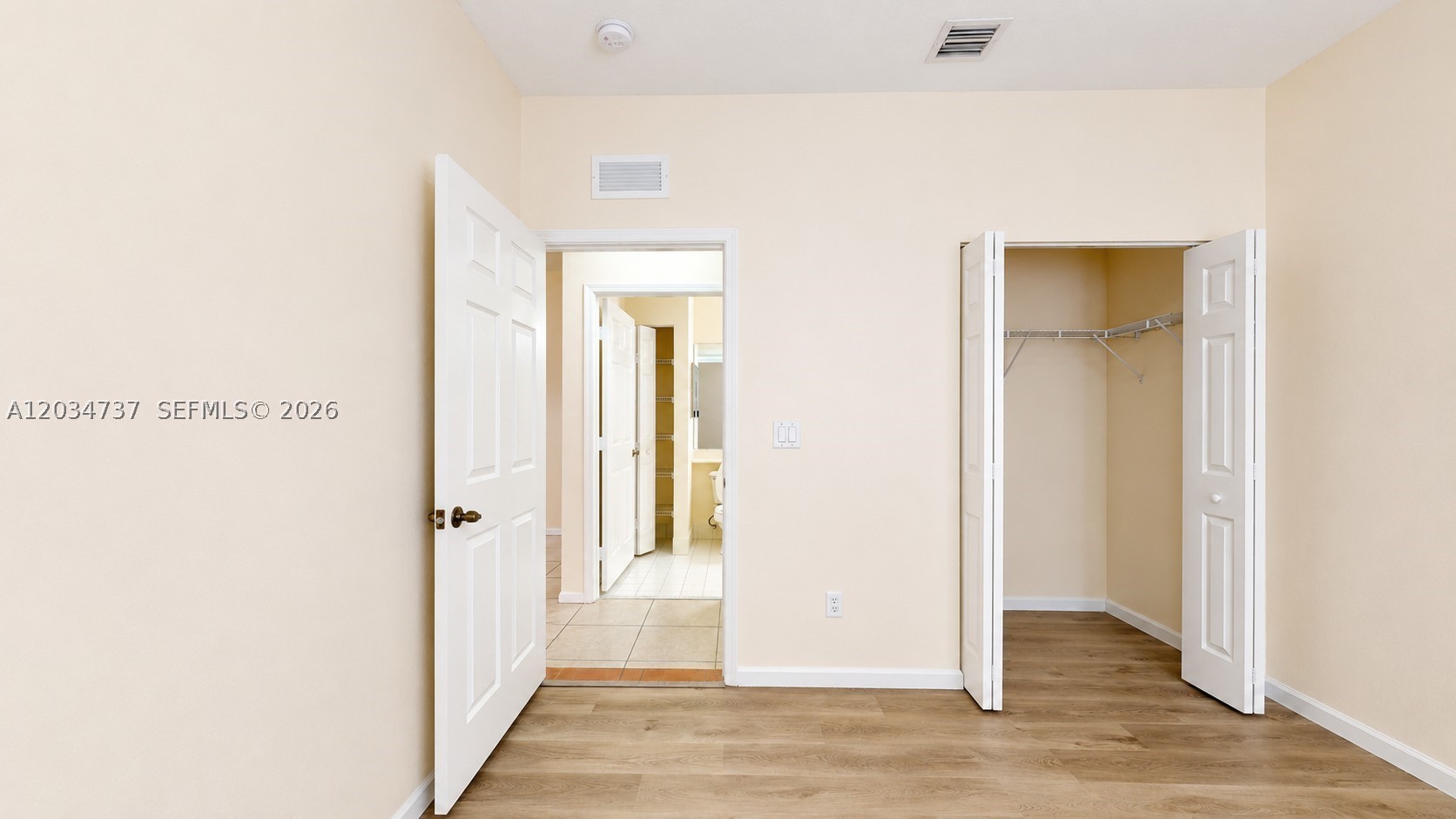 ROSEMONT CONDO - Residential