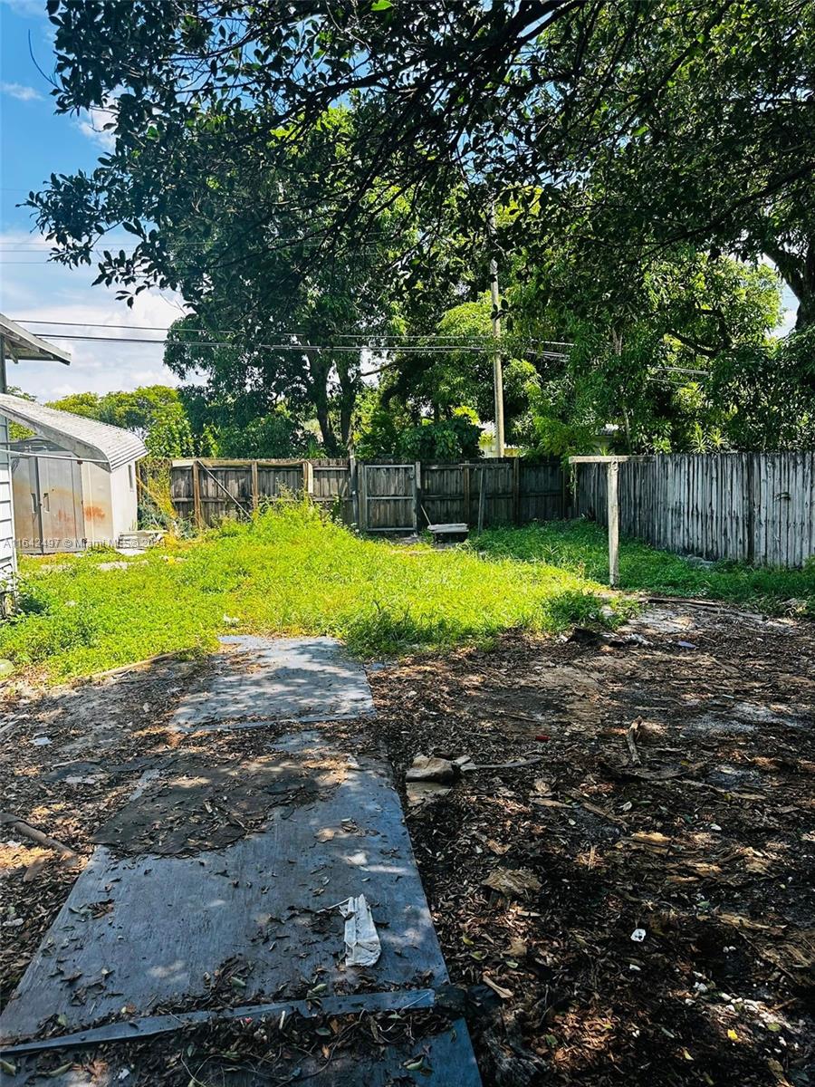NORTH HOLLYWOOD - Residential