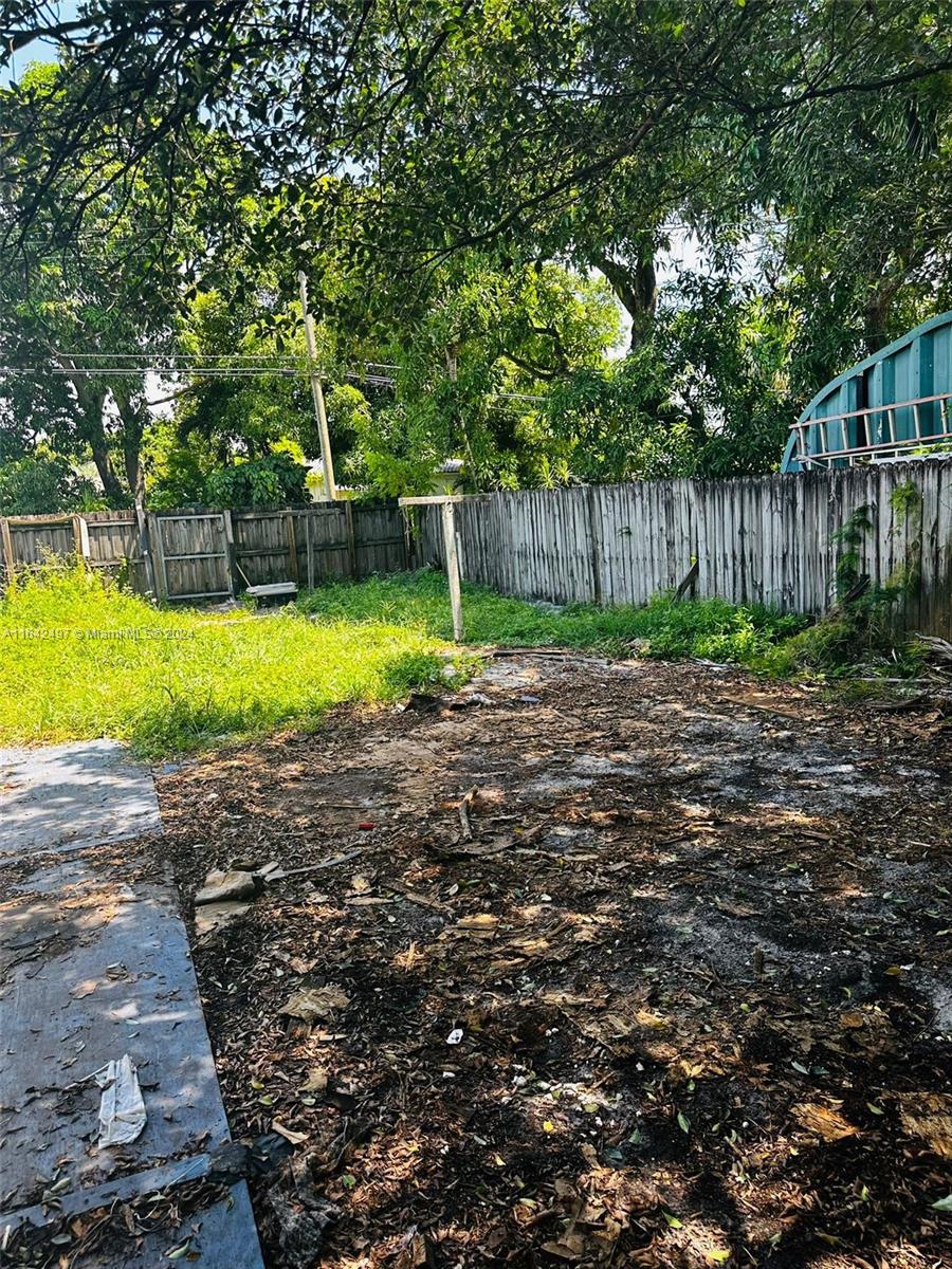 NORTH HOLLYWOOD - Residential