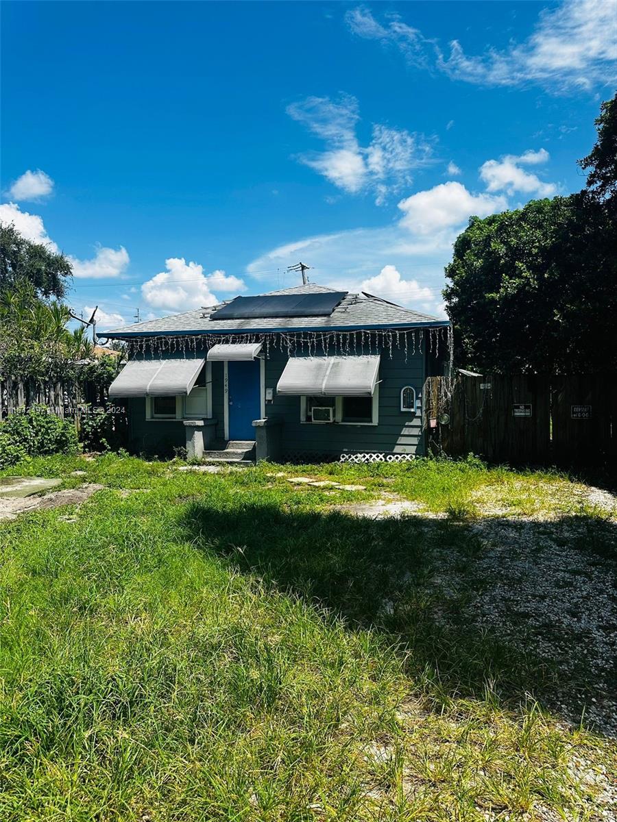 NORTH HOLLYWOOD - Residential