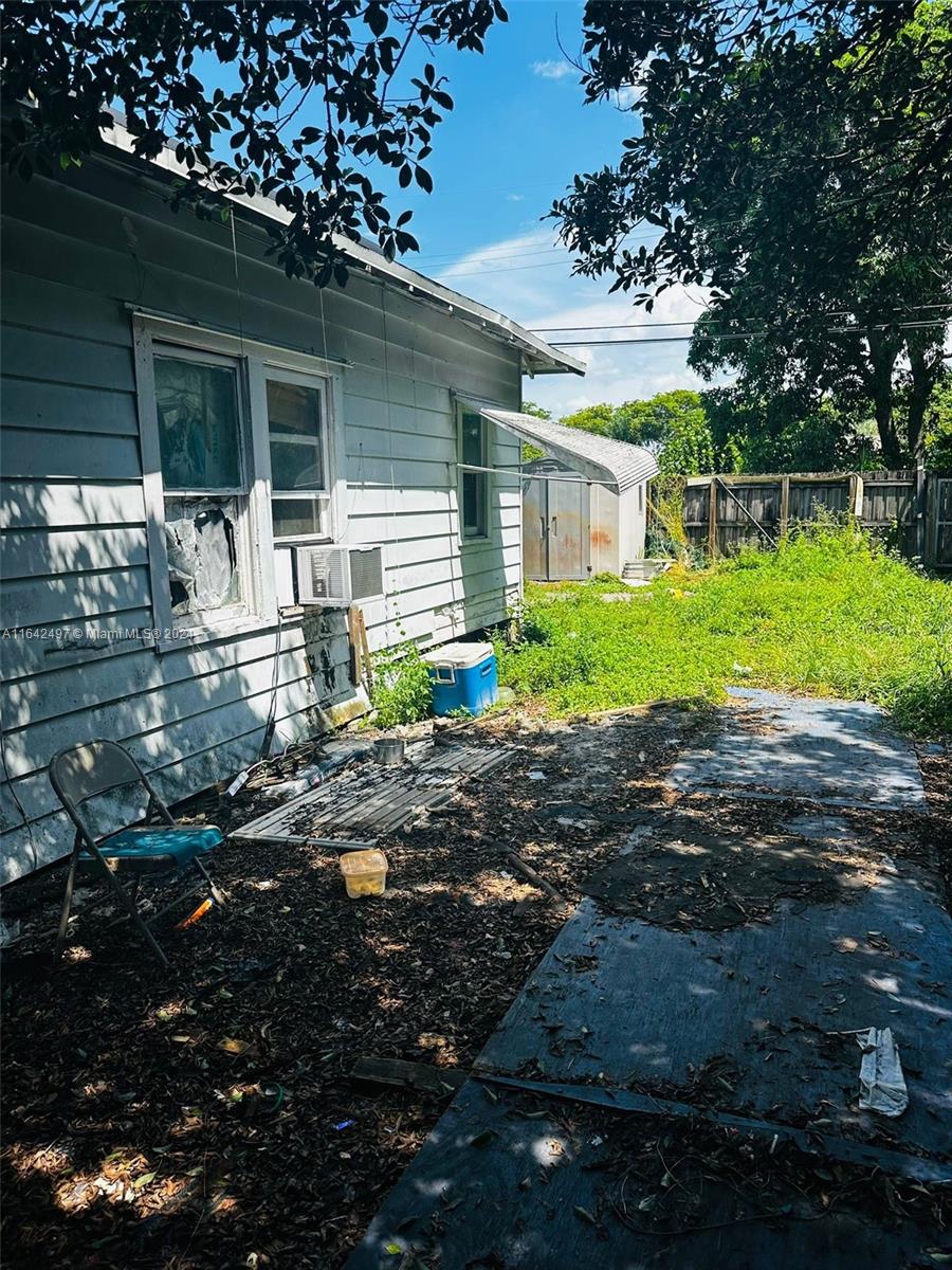 NORTH HOLLYWOOD - Residential