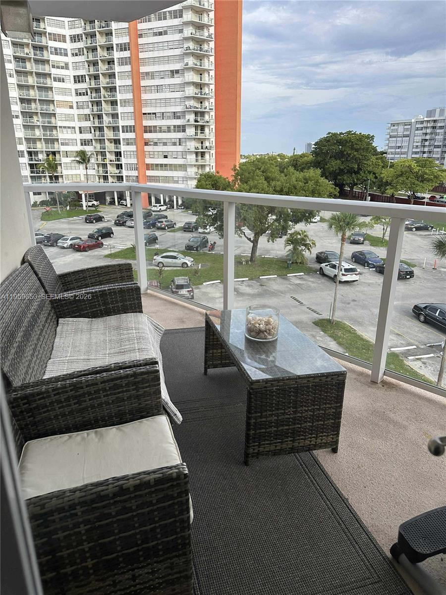 BUCKLEY TOWERS CONDO - EA - Residential
