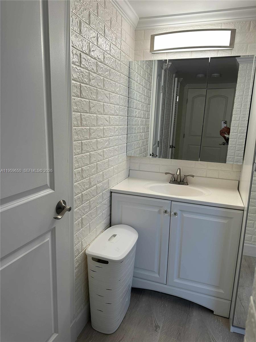 BUCKLEY TOWERS CONDO - EA - Residential