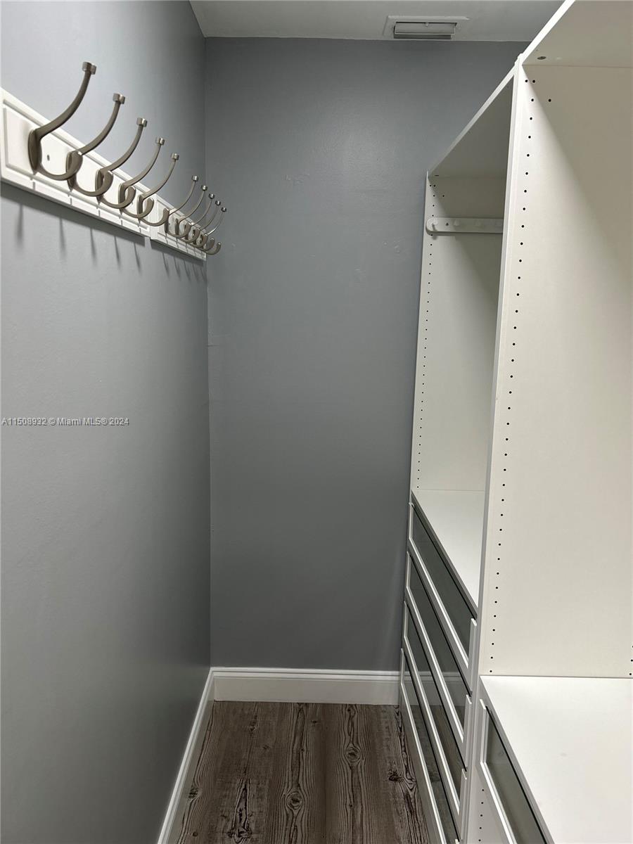 APPLEWOOD VILLAGE I-D CON - Residential