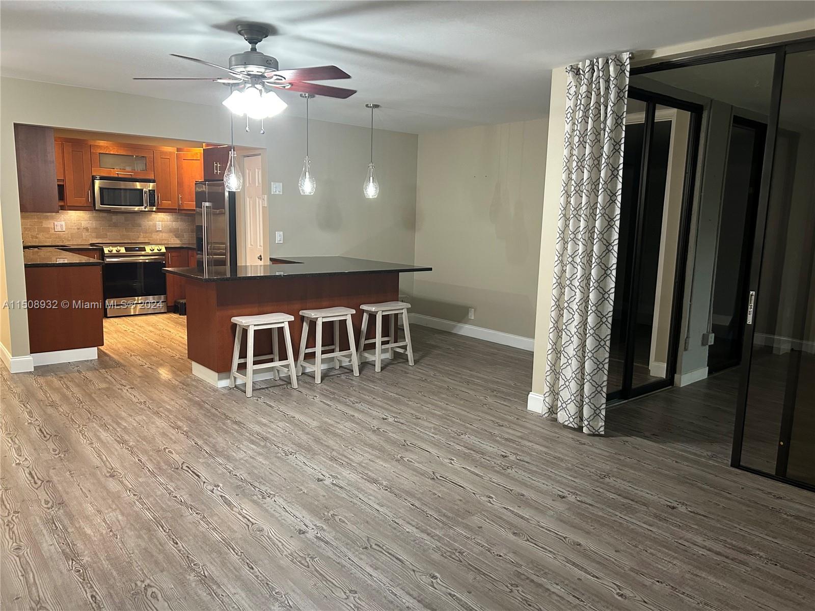 APPLEWOOD VILLAGE I-D CON - Residential