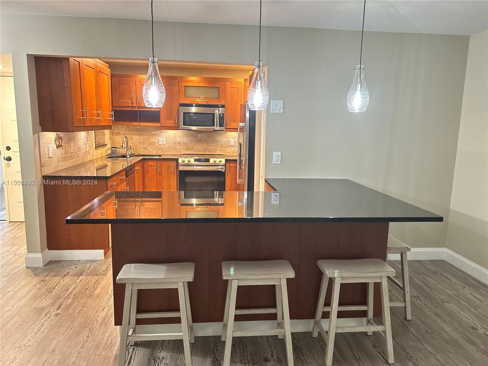 APPLEWOOD VILLAGE I-D CON - Residential