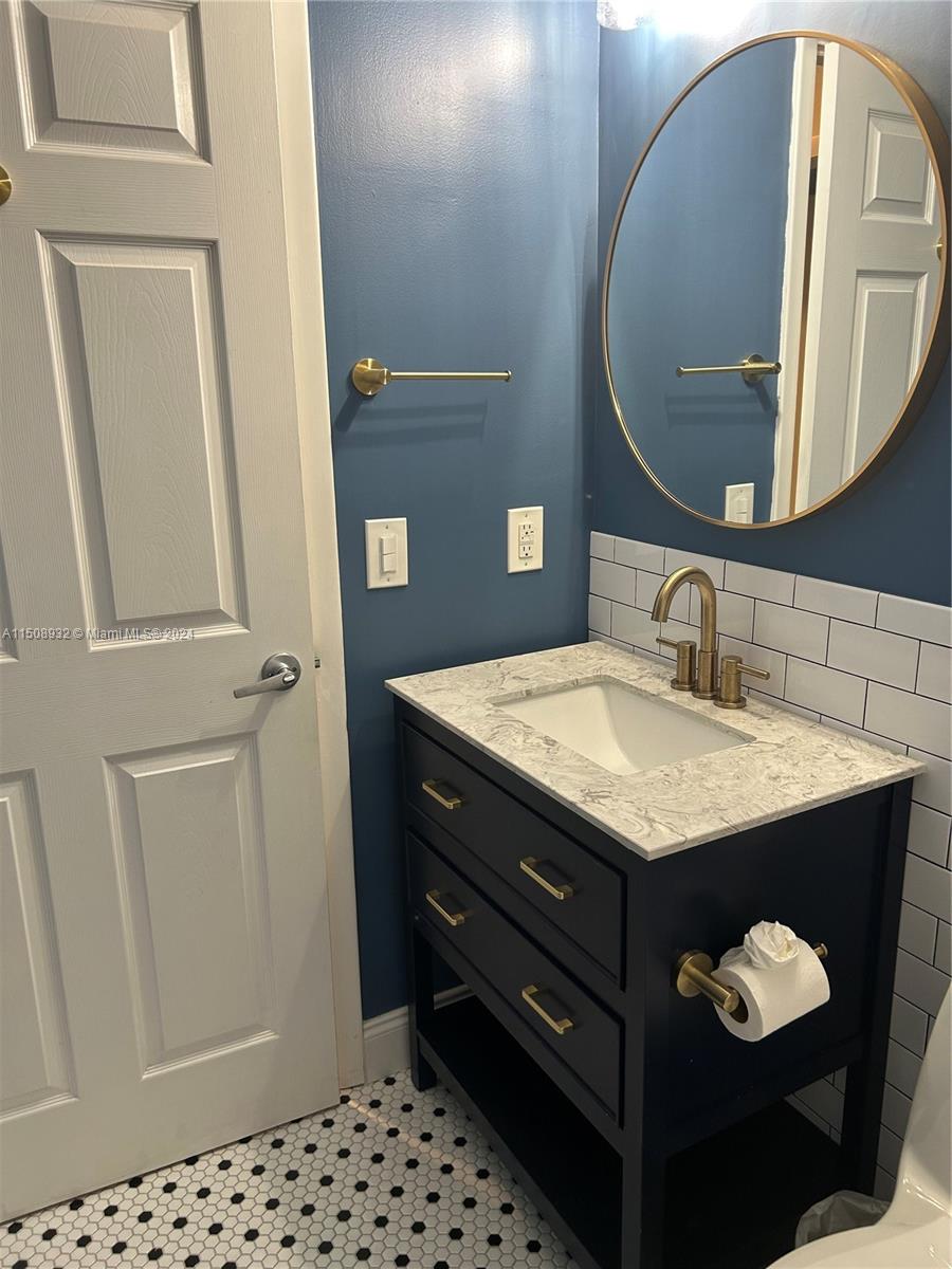 APPLEWOOD VILLAGE I-D CON - Residential