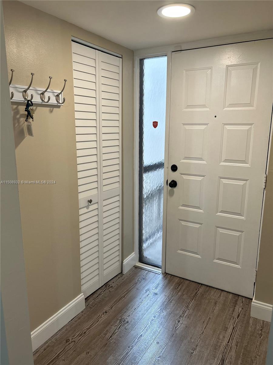 APPLEWOOD VILLAGE I-D CON - Residential