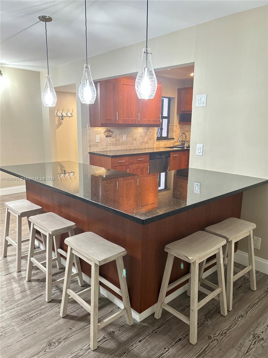 APPLEWOOD VILLAGE I-D CON - Residential