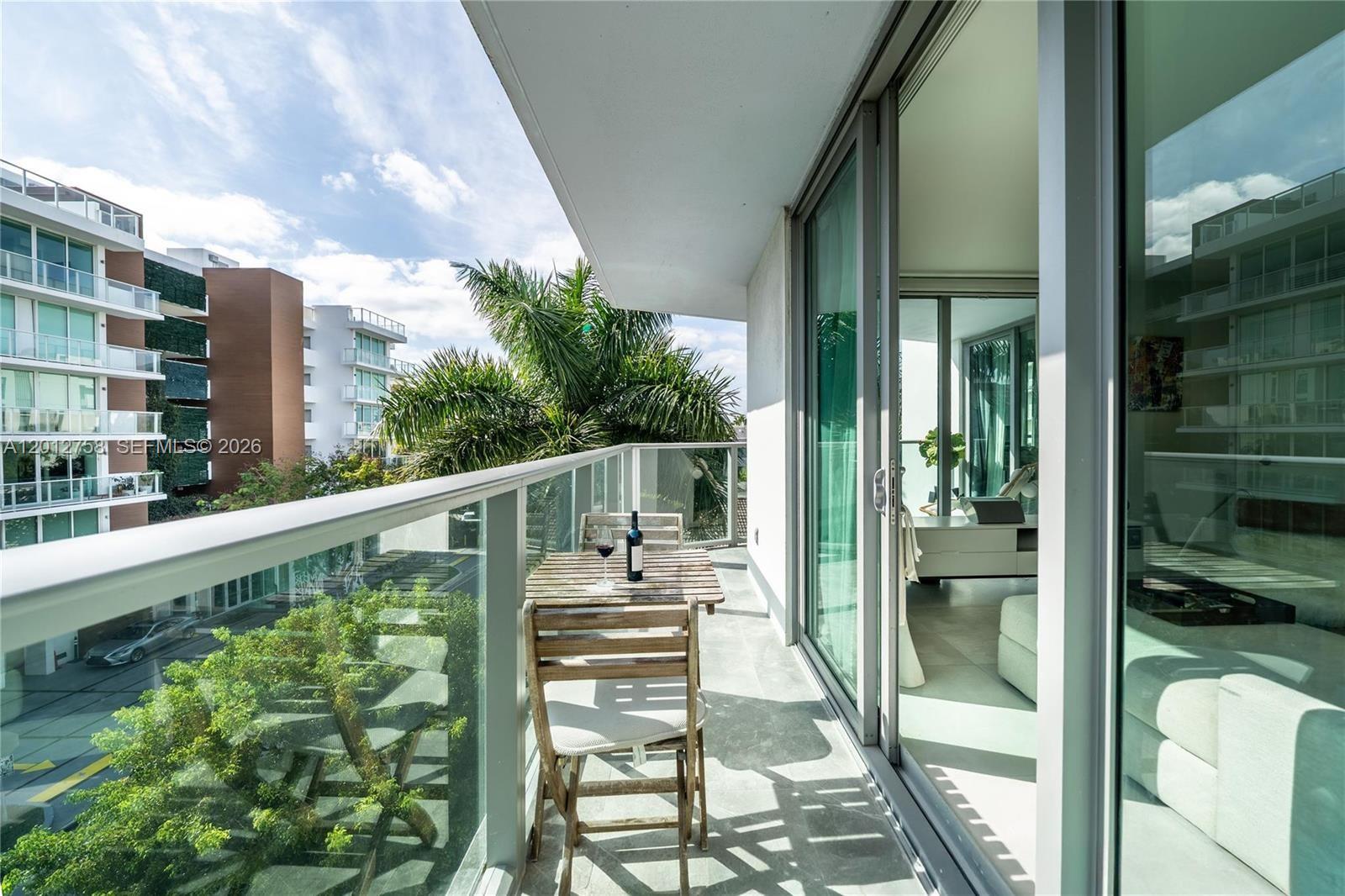 THE PALMS - Residential