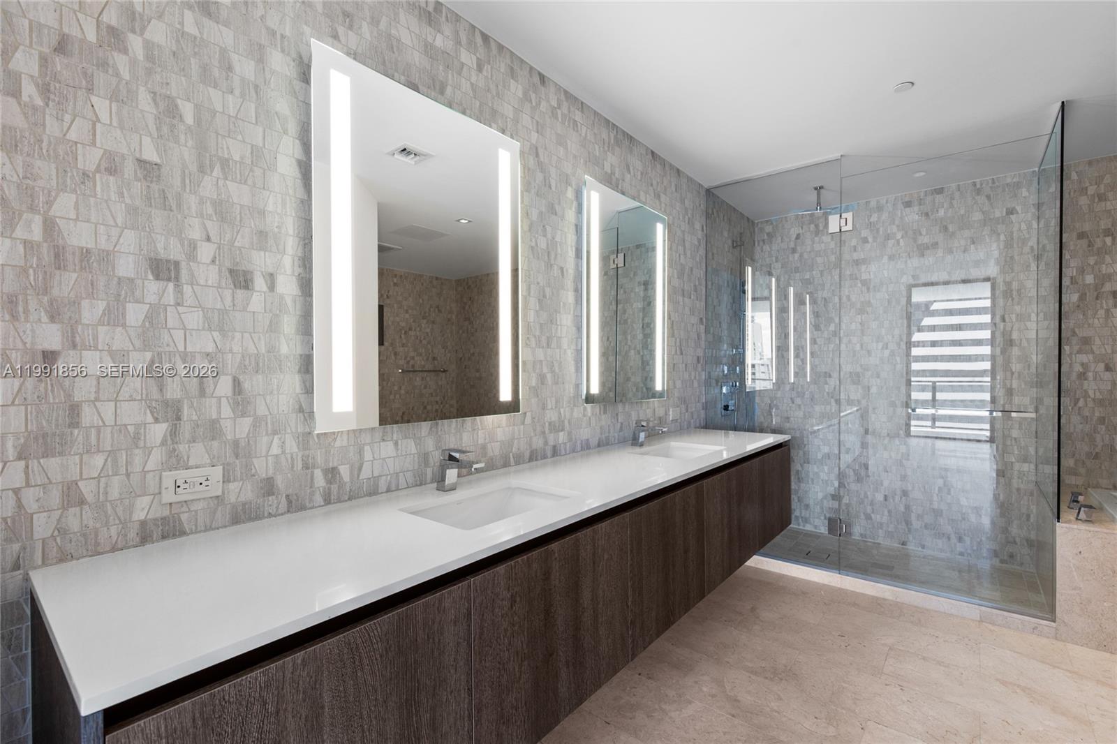 RISE CONDO - Residential